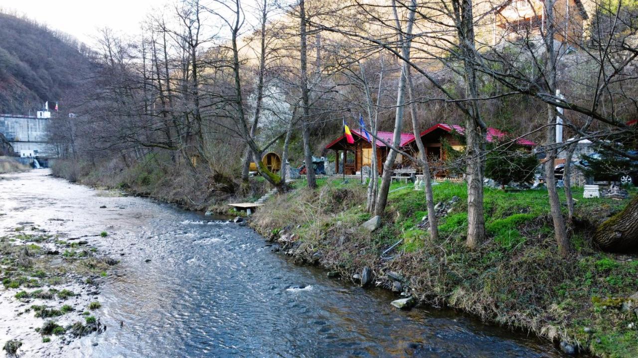 Eden Natural Resort - Transalpina Capalna Exteriör bild